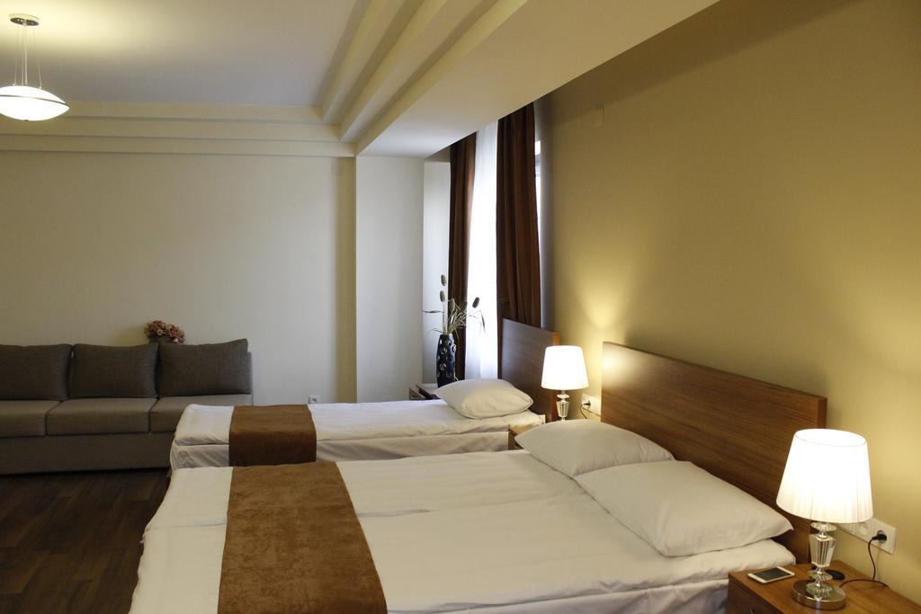 5Th Floor Guest House Erevan Esterno foto